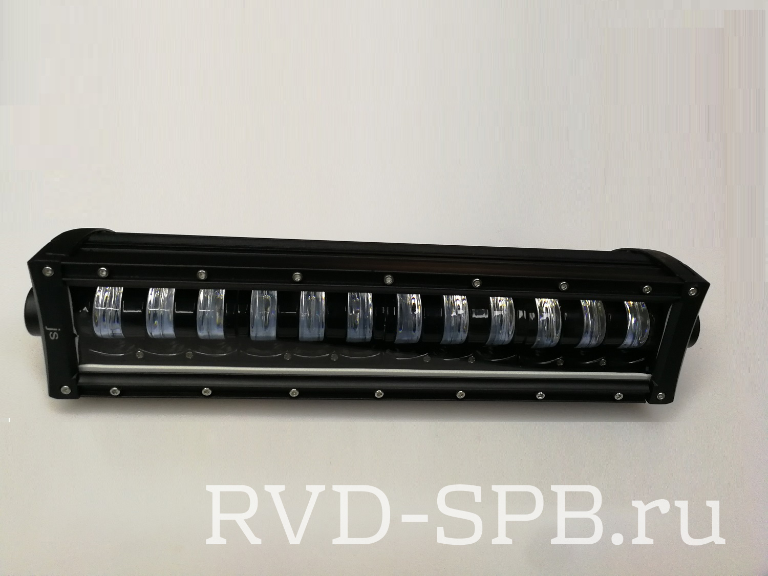 	Фара светодиодная CH1980 96W 12 диодов по 8W (габаритные размеры 115*90*420мм; цветовая температура 6000K; 60° ближний свет, 30° дальний свет)